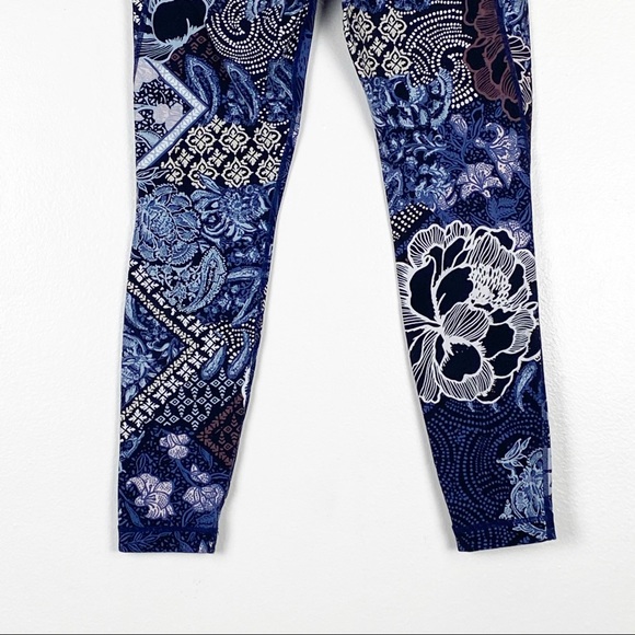 Athleta Patchwork Salutation 7/8 tight Leggings S - Picture 8 of 10